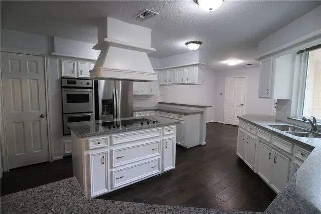 $2,400 | 9939 Kemp Forest Drive, Houston, TX 77080