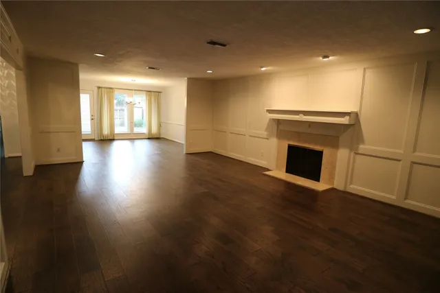 $2,400 | 9939 Kemp Forest Drive, Houston, TX 77080