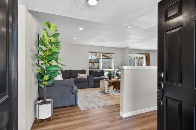 $529,000 | 5825 Merlindale Drive, Citrus Heights, CA 95610