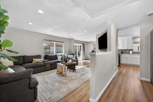 $529,000 | 5825 Merlindale Drive, Citrus Heights, CA 95610