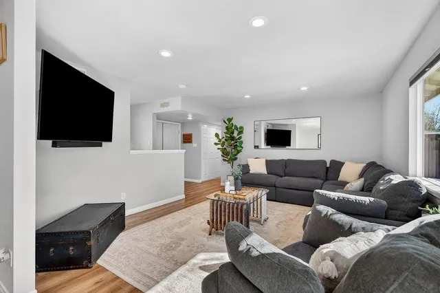 $529,000 | 5825 Merlindale Drive, Citrus Heights, CA 95610