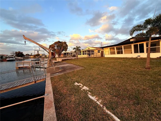 $2,200 | 5039 Pelican Drive, New Port Richey, FL 34652