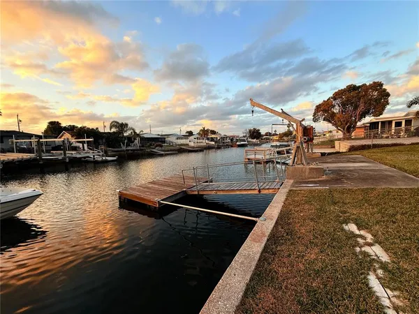 $1,950 | 5039 Pelican Drive, New Port Richey, FL 34652