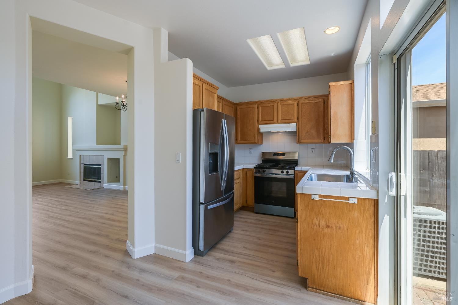 2390 Battersea Street Santa Rosa, CA 95403 - Photo 7 of 22