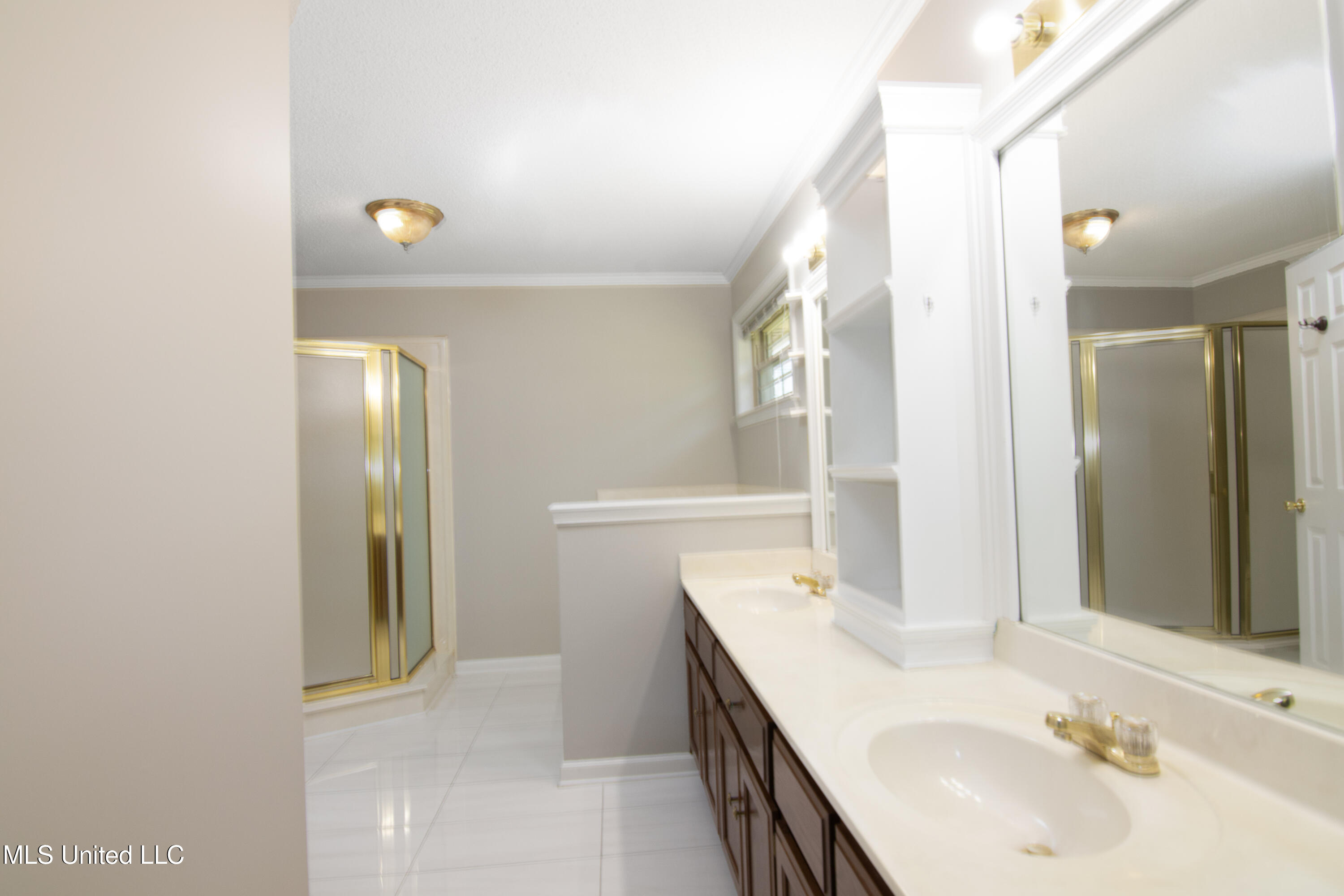 1945 Jaybird Road Hernando, MS 38632 - Photo 11 of 23 Primary Bath