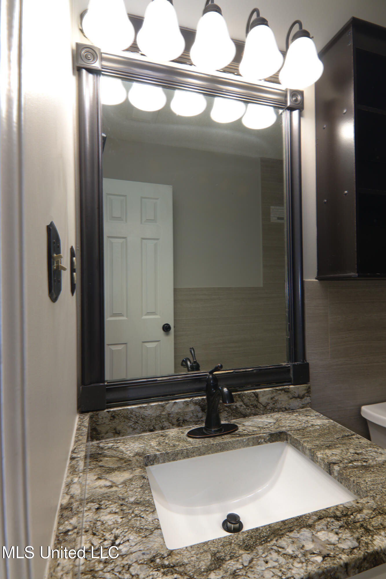 1945 Jaybird Road Hernando, MS 38632 - Photo 16 of 23 Hall Bath