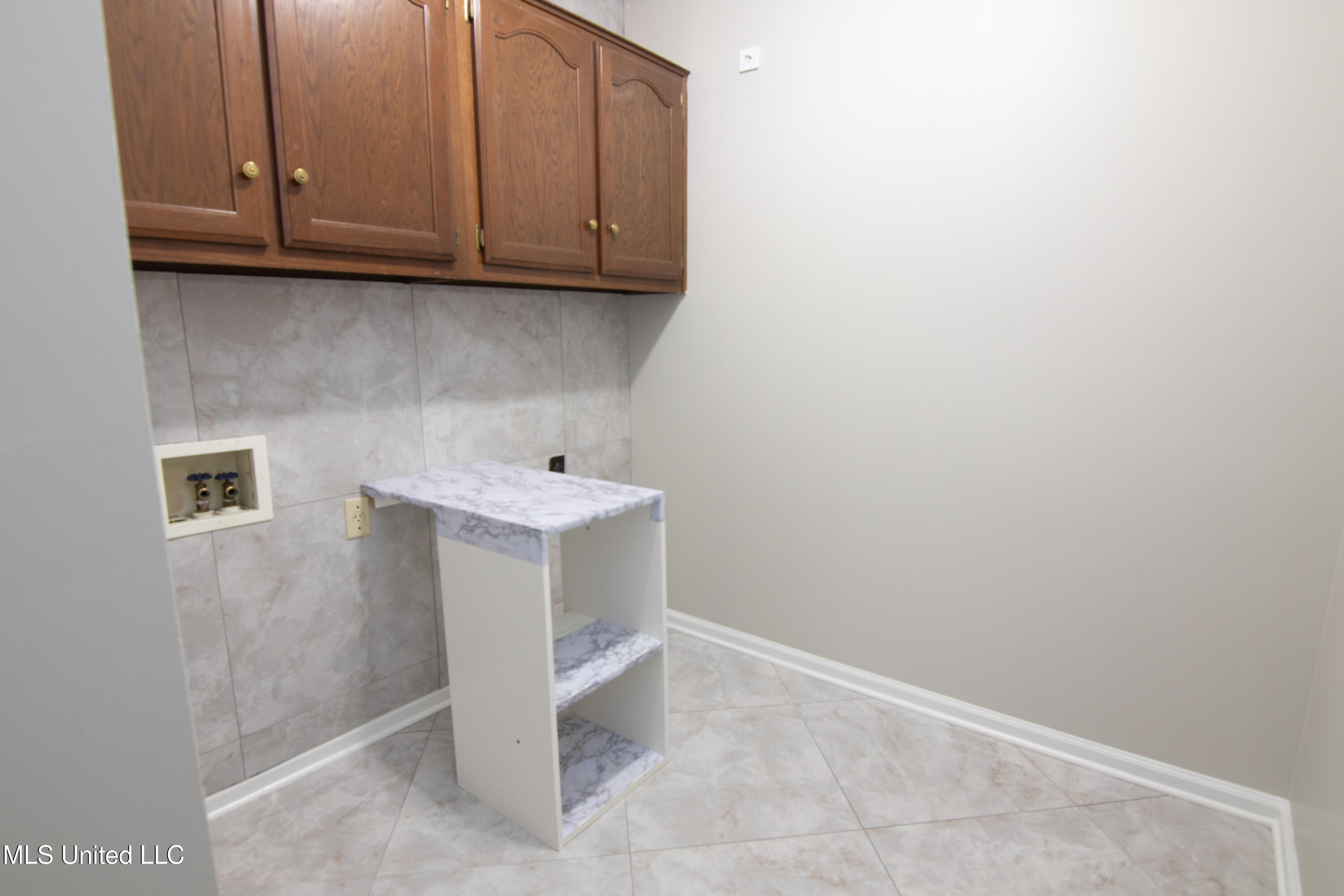 1945 Jaybird Road Hernando, MS 38632 - Photo 18 of 23 Laundry Room