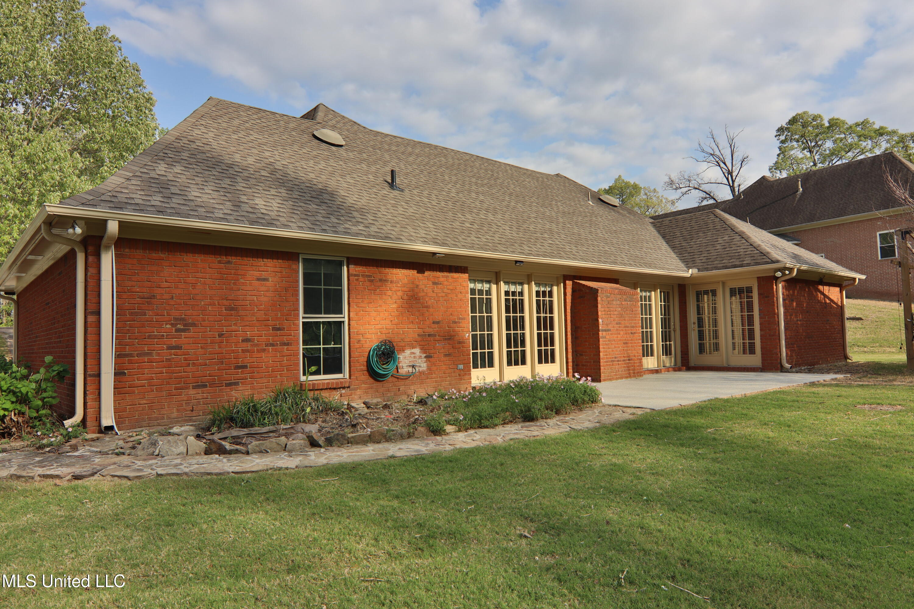 1945 Jaybird Road Hernando, MS 38632 - Photo 3 of 23 Rear of Home
