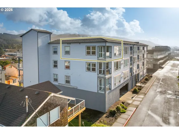 $499,900 | 300 North Pacific Street, Unit 45, Rockaway Beach, OR 97136