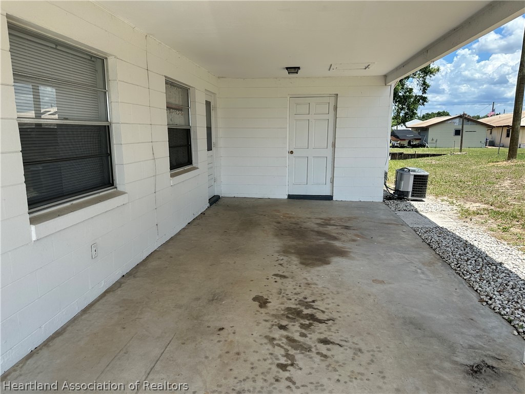 1318 Schlosser Road Sebring, FL 33870 - Photo 2 of 16
