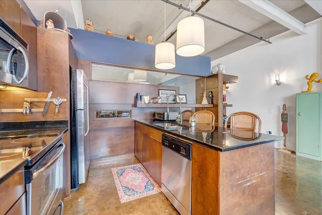 $315,000 | 400 Salem Avenue Southwest, Unit 1D, Roanoke, VA 24016