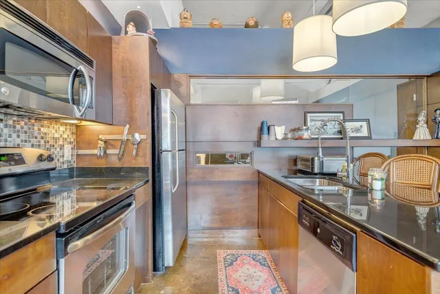 $315,000 | 400 Salem Avenue Southwest, Unit 1D, Roanoke, VA 24016