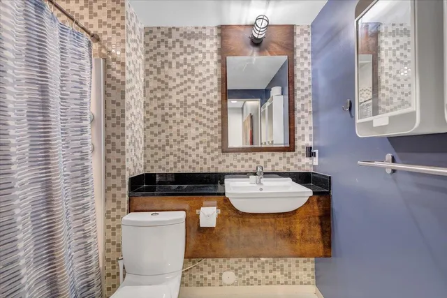 $315,000 | 400 Salem Avenue Southwest, Unit 1D, Roanoke, VA 24016