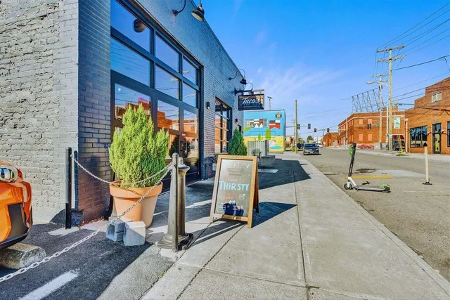 $315,000 | 400 Salem Avenue Southwest, Unit 1D, Roanoke, VA 24016