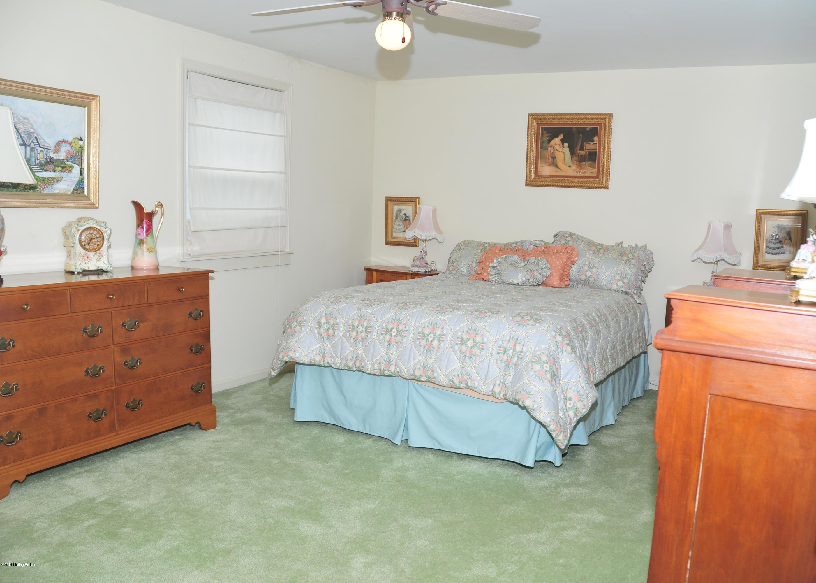 5303 Hempstead Road Louisville, KY 40207 - Photo 15 of 20 2nd floor bedroom 4