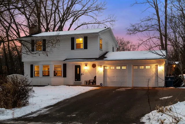 $550,000 | 2908 Cedar Knoll Court, Minnetonka, MN 55305