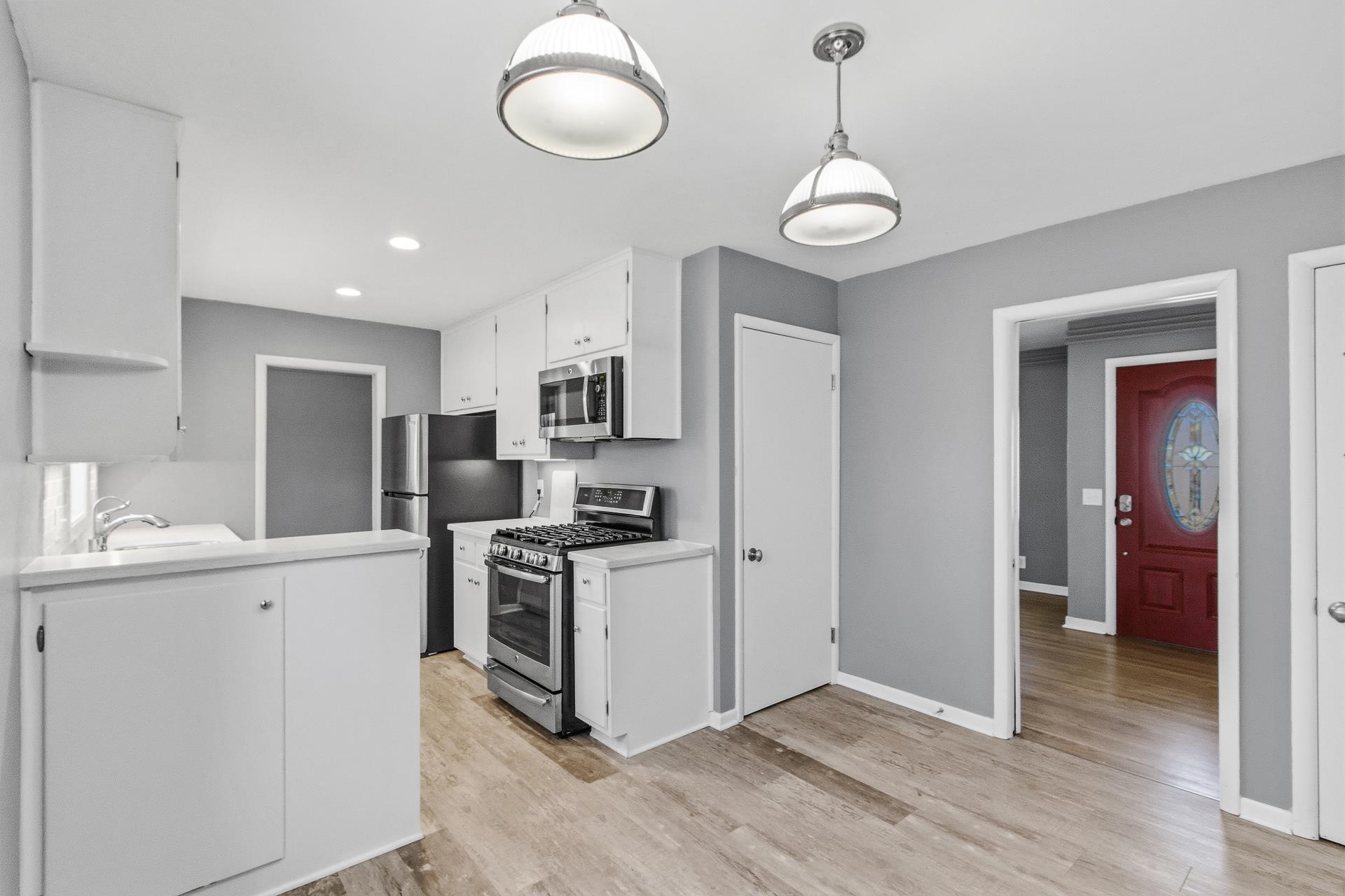 3701 Sargent Street Madison, WI 53714 - Photo 13 of 58