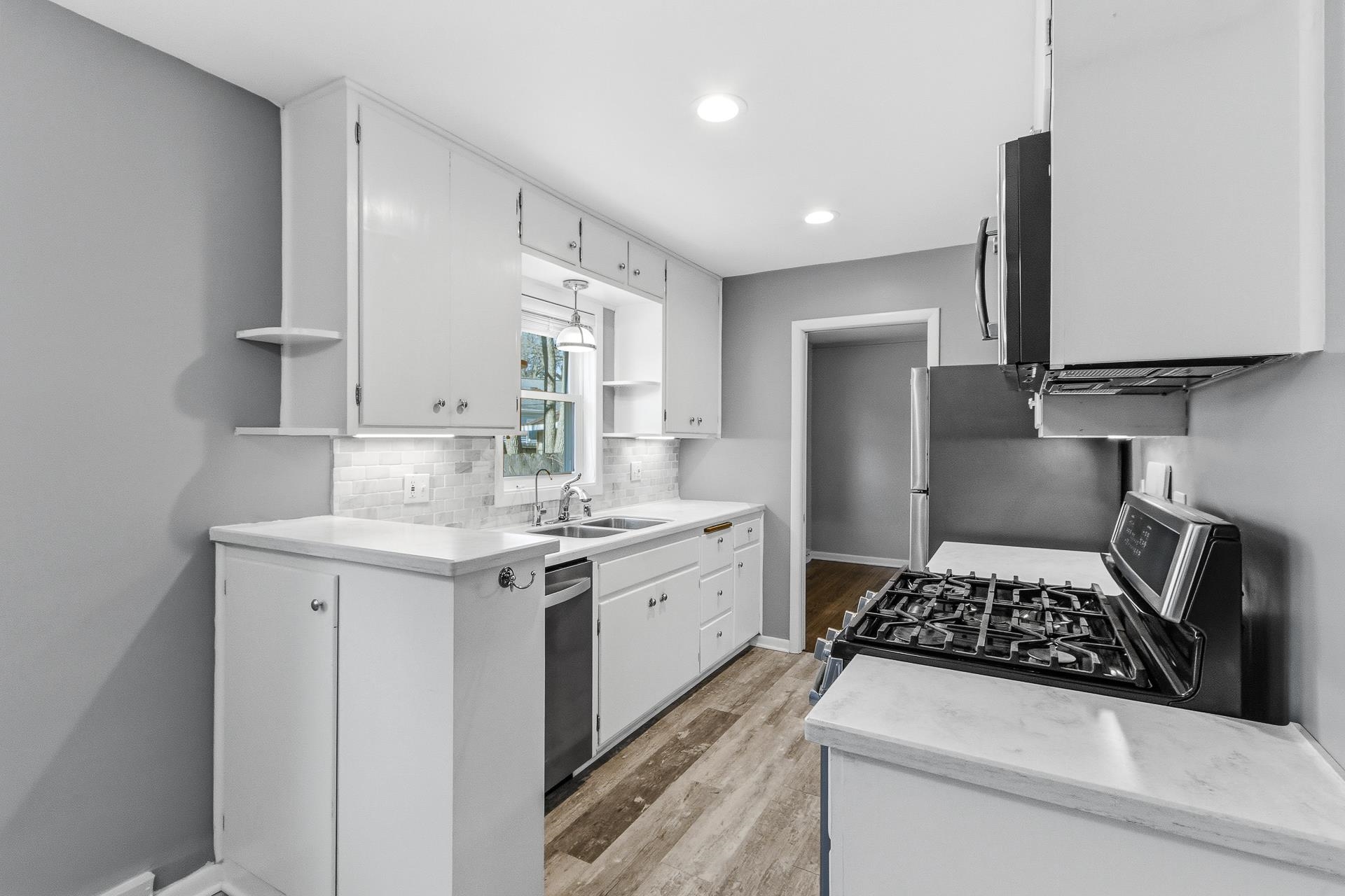 3701 Sargent Street Madison, WI 53714 - Photo 16 of 58