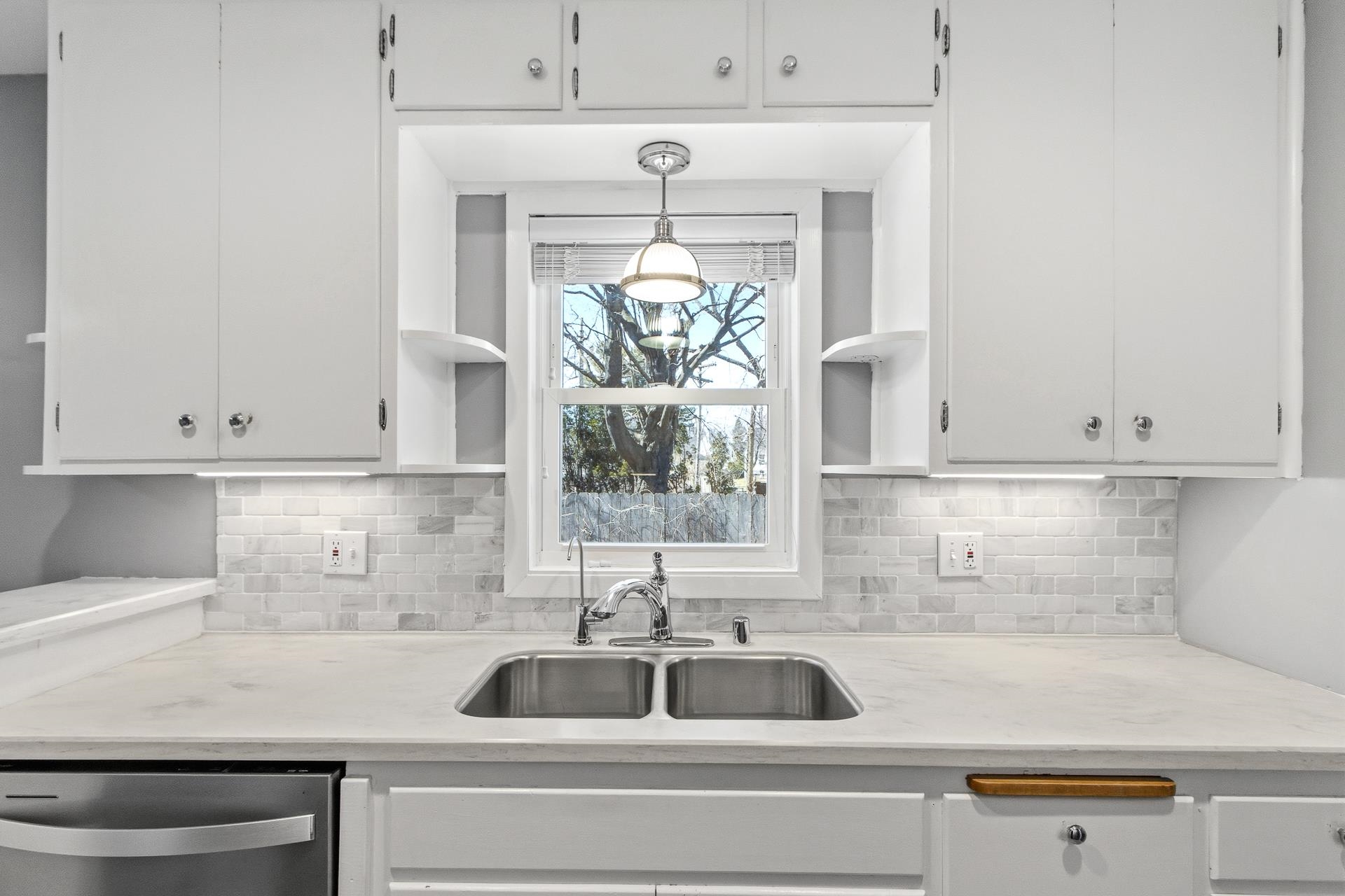 3701 Sargent Street Madison, WI 53714 - Photo 18 of 58