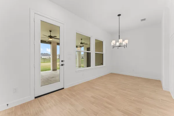 a view of empty room with window