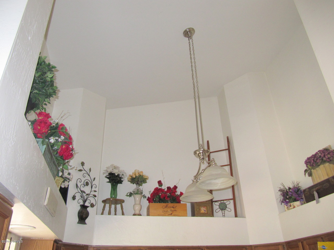3631 East Decatur Street Mesa, AZ 85205 - Photo 11 of 23 Decorator Niches in Kitchen