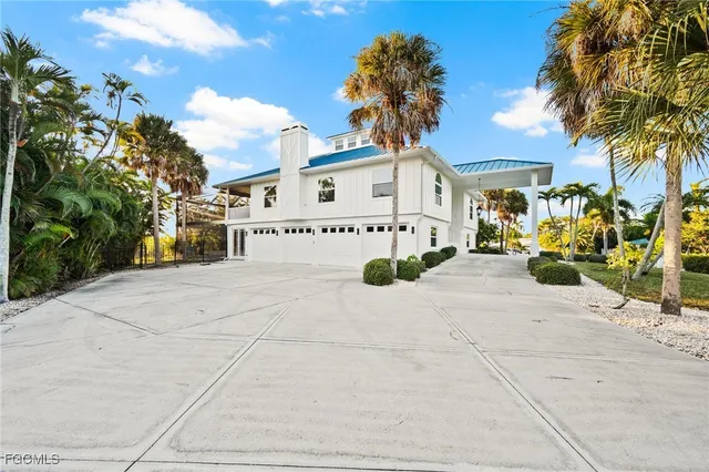 $899,000 | 7507 Grande Pine Road, Bokeelia, FL 33922