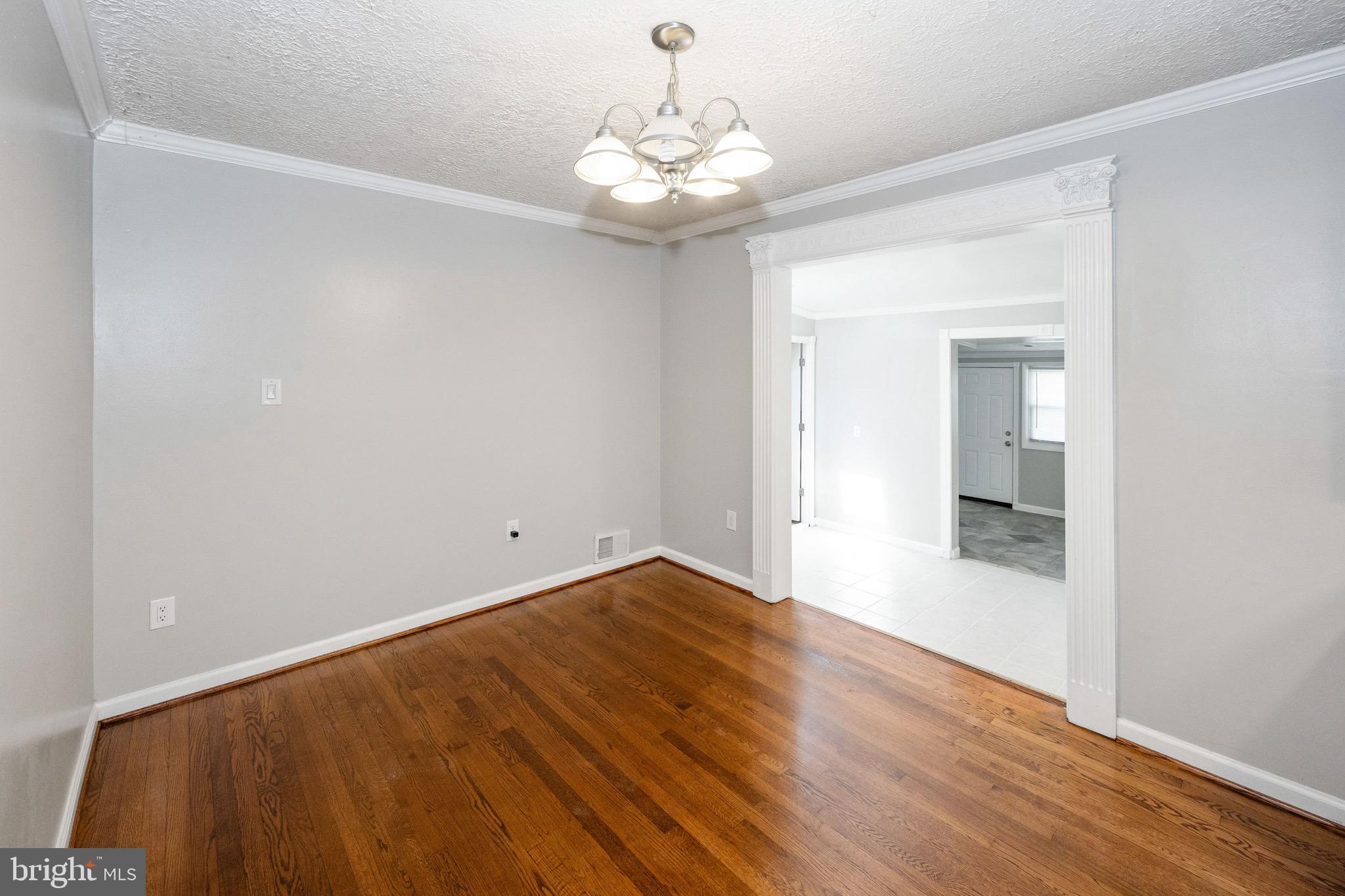 912 Regency Road Woodbridge, VA 22191 - Photo 6 of 34 Gallery Image 6