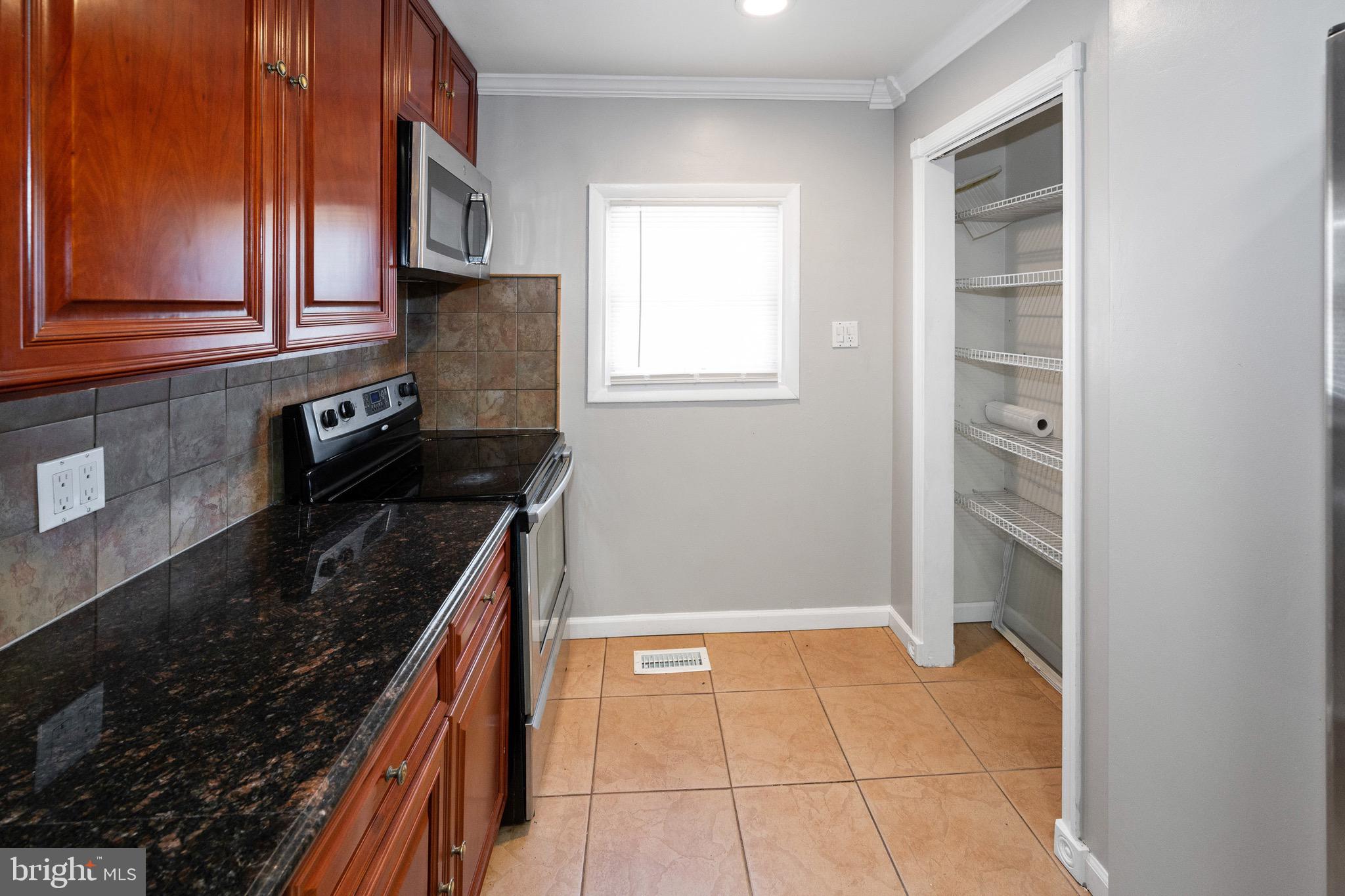 912 Regency Road Woodbridge, VA 22191 - Photo 9 of 34 Gallery Image 9