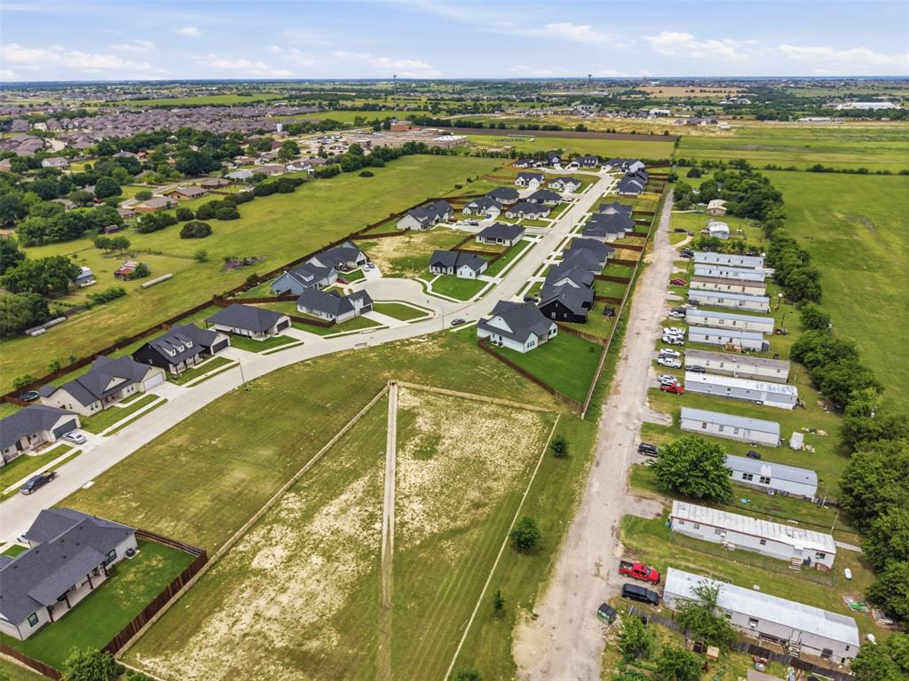 516 Highview Court Godley, TX 76044 - Photo 10 of 15 a view of a city with an ocean view