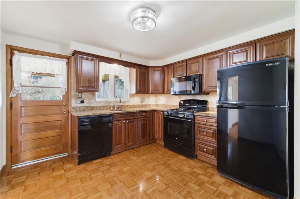 1318 Cathell Road Pittsburgh, PA 15236 - Photo 15 of 35 Gallery Image 15