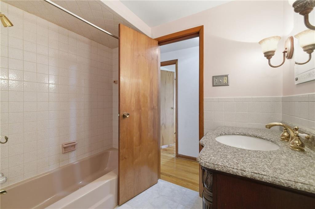 1318 Cathell Road Pittsburgh, PA 15236 - Photo 20 of 35 Gallery Image 20