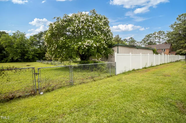 a view of an ocean from a yard