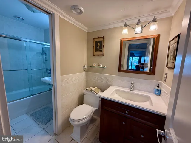 $3,000 | 2 President Point Drive, Unit A3, Annapolis, MD 21403