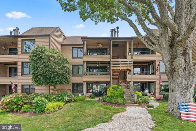 $3,000 | 2 President Point Drive, Unit A3, Annapolis, MD 21403