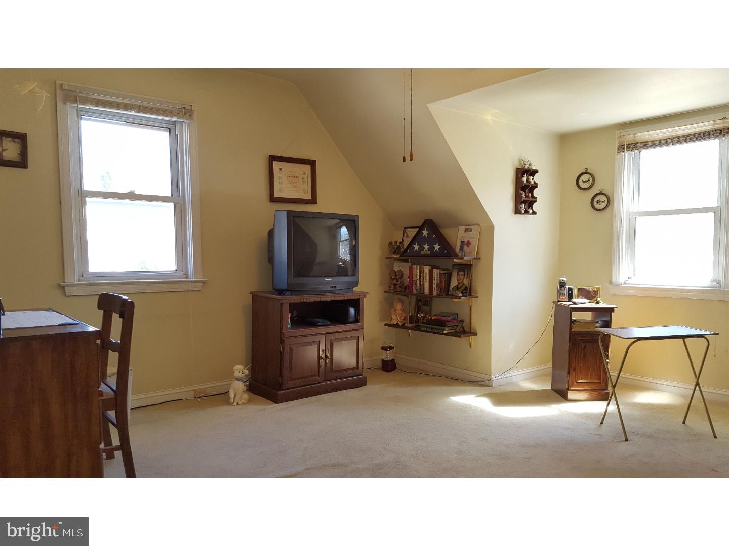 960 Edgewood Drive Springfield, PA 19064 - Photo 11 of 13 Gallery Image 11
