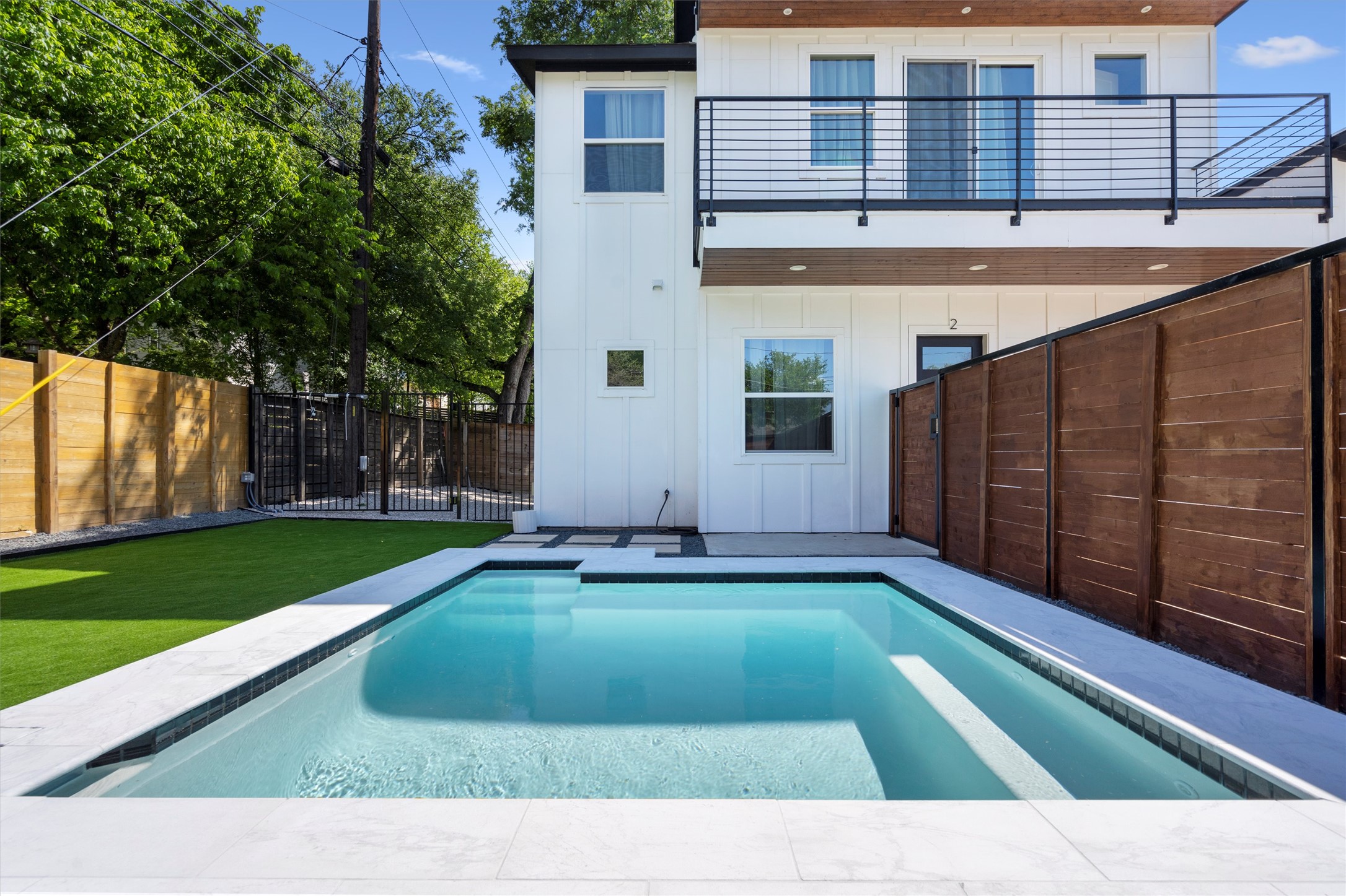 3919 East 16th Street, Unit 2 Austin, TX 78721 - Photo 3 of 22