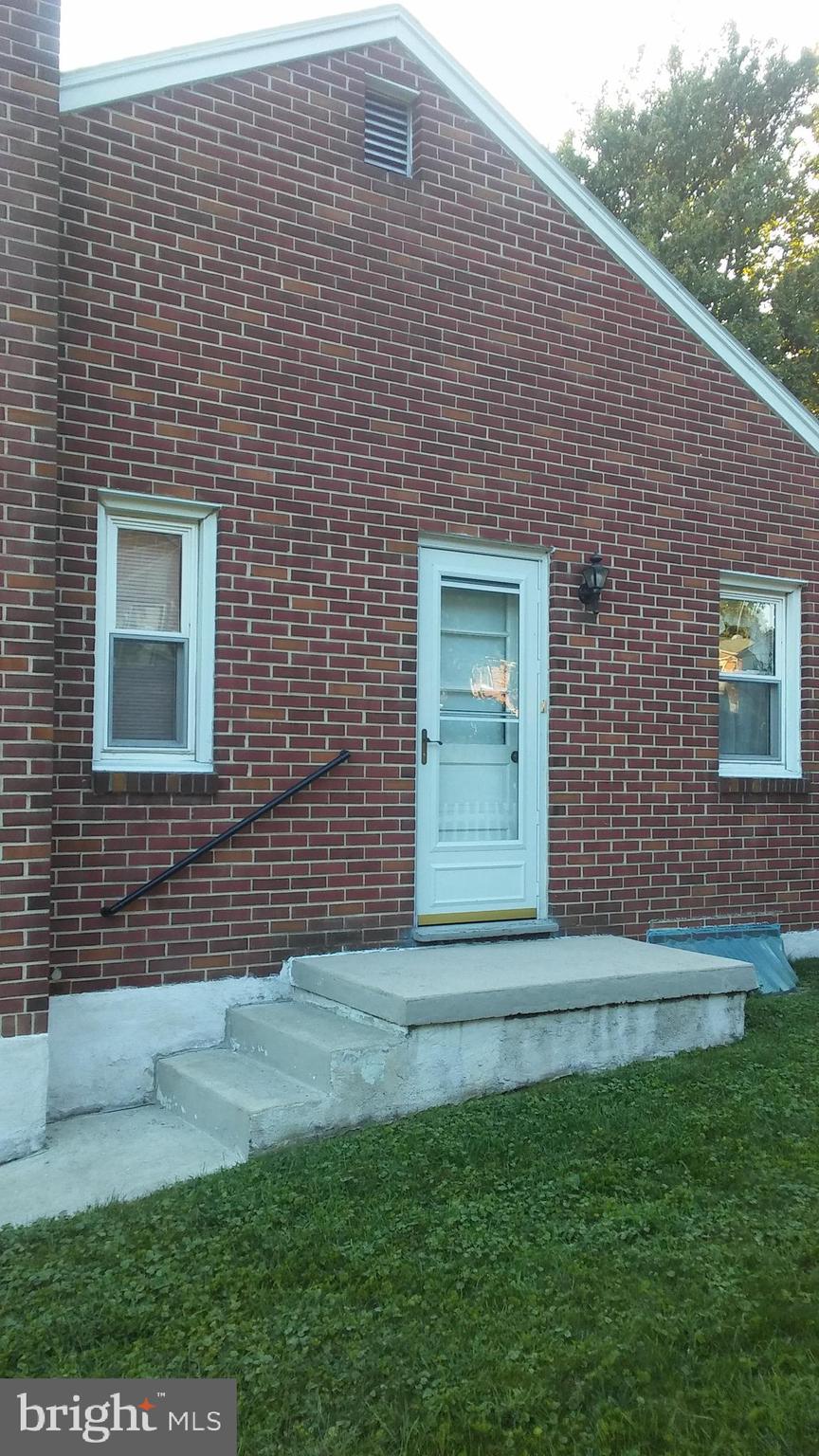 2150 Fineview Road York, PA 17406 - Photo 2 of 24 Gallery Image 2