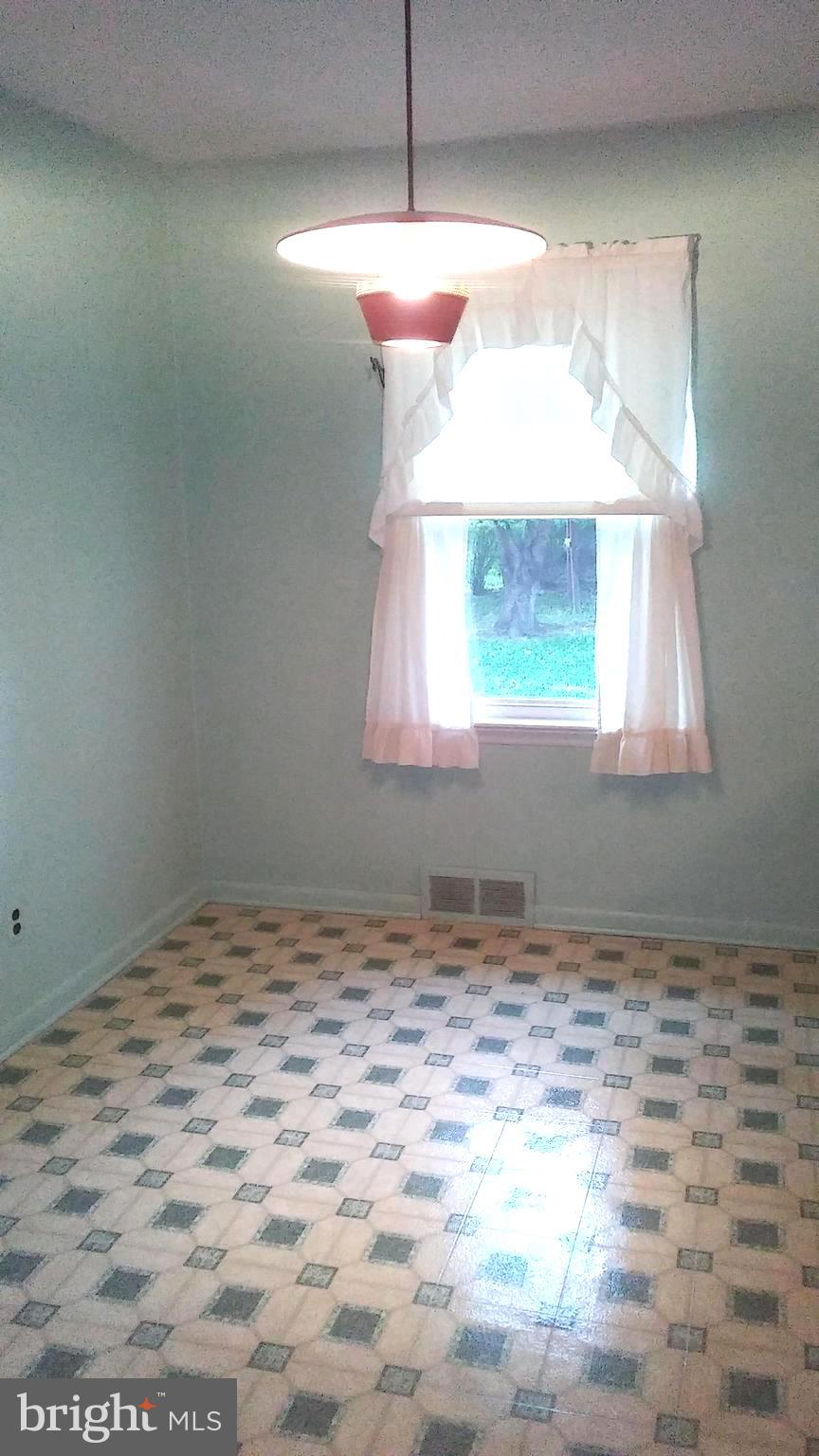2150 Fineview Road York, PA 17406 - Photo 9 of 24 Gallery Image 9