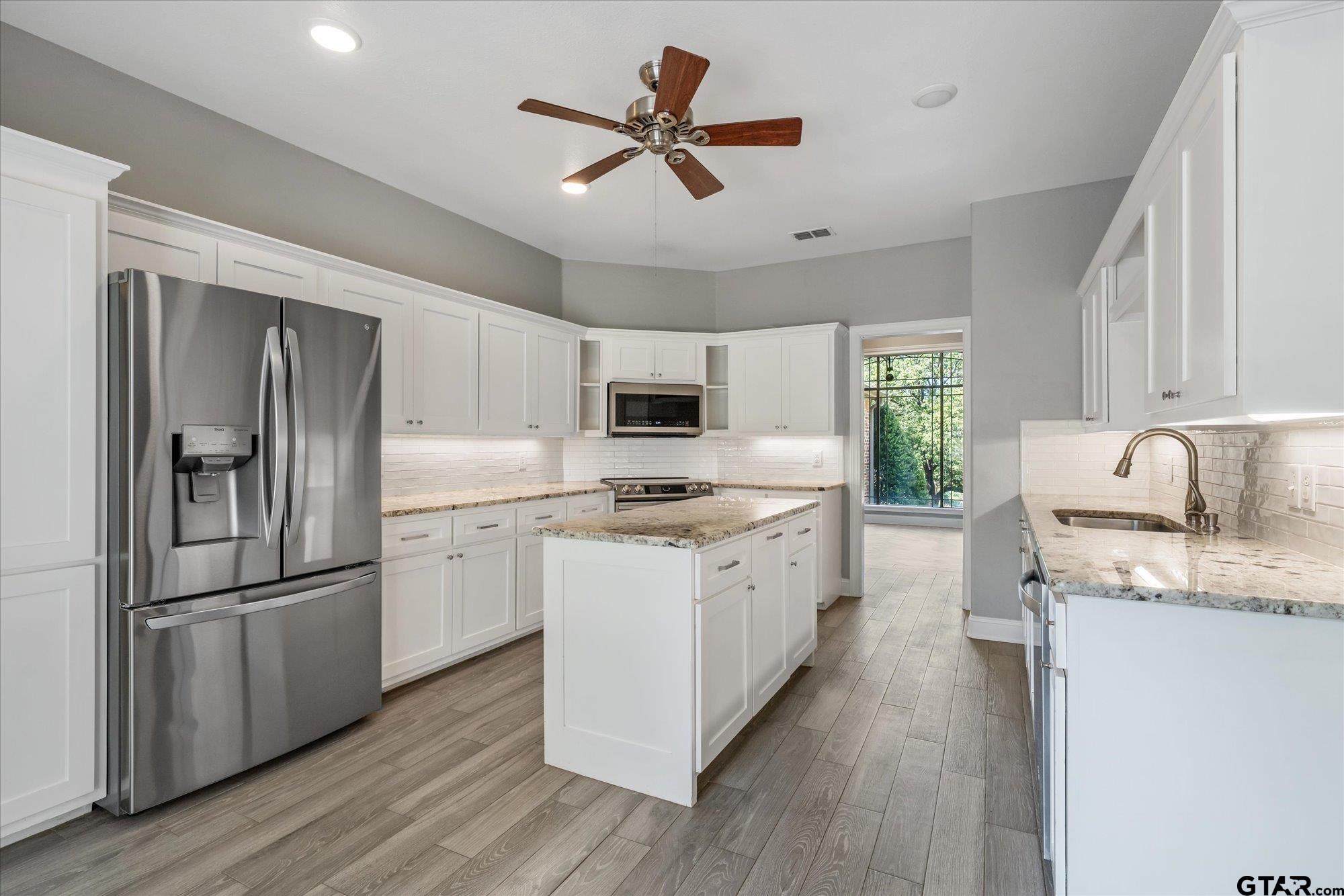 2811 Prestwick Road Jacksonville, TX 75766 - Photo 13 of 37 Gallery Image 13