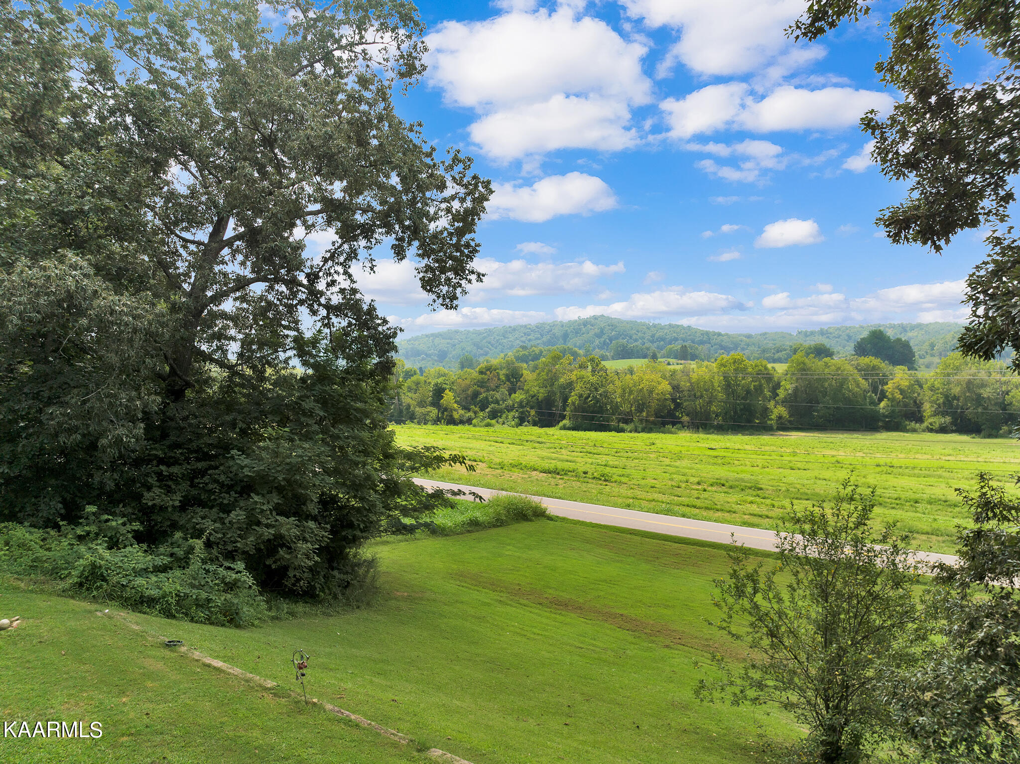 204 Meadowlark Cove Road Sevierville, TN 37876 - Photo 4 of 48 604 Meadowlark Cove-4
