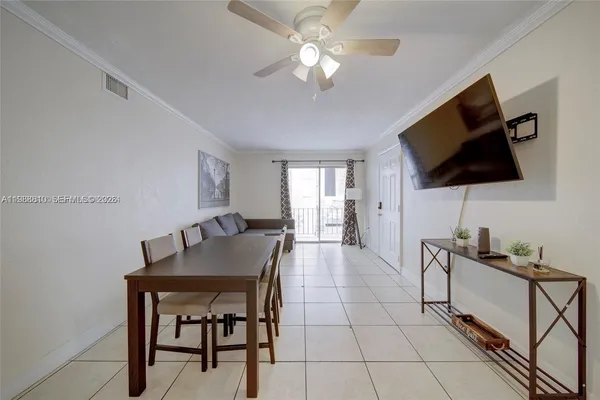 $2,000 | 427 Southwest 6th Street, Unit 5, Miami, FL 33130