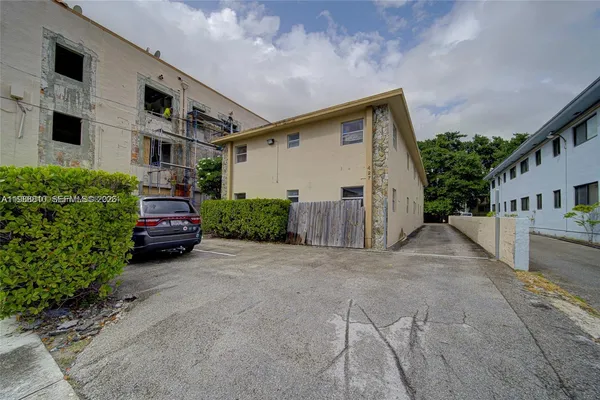 $2,000 | 427 Southwest 6th Street, Unit 5, Miami, FL 33130