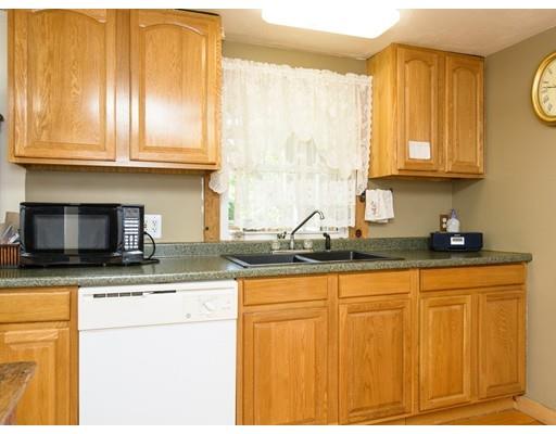 10 Bonnybrook Road Worcester, MA 01606 - Photo 6 of 26 Gallery Image 6