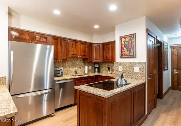$3,640,000 | 635 Lionshead Place, Unit 382, Vail, CO 81657
