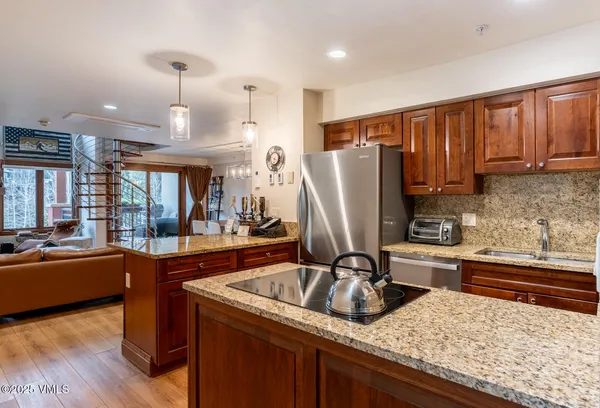 $3,640,000 | 635 Lionshead Place, Unit 382, Vail, CO 81657