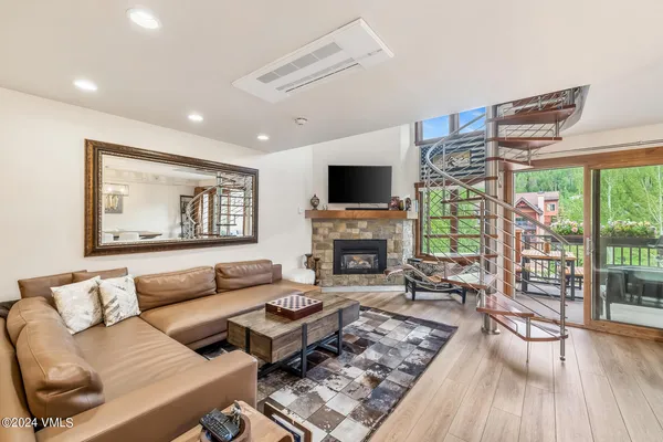 $3,640,000 | 635 Lionshead Place, Unit 382, Vail, CO 81657
