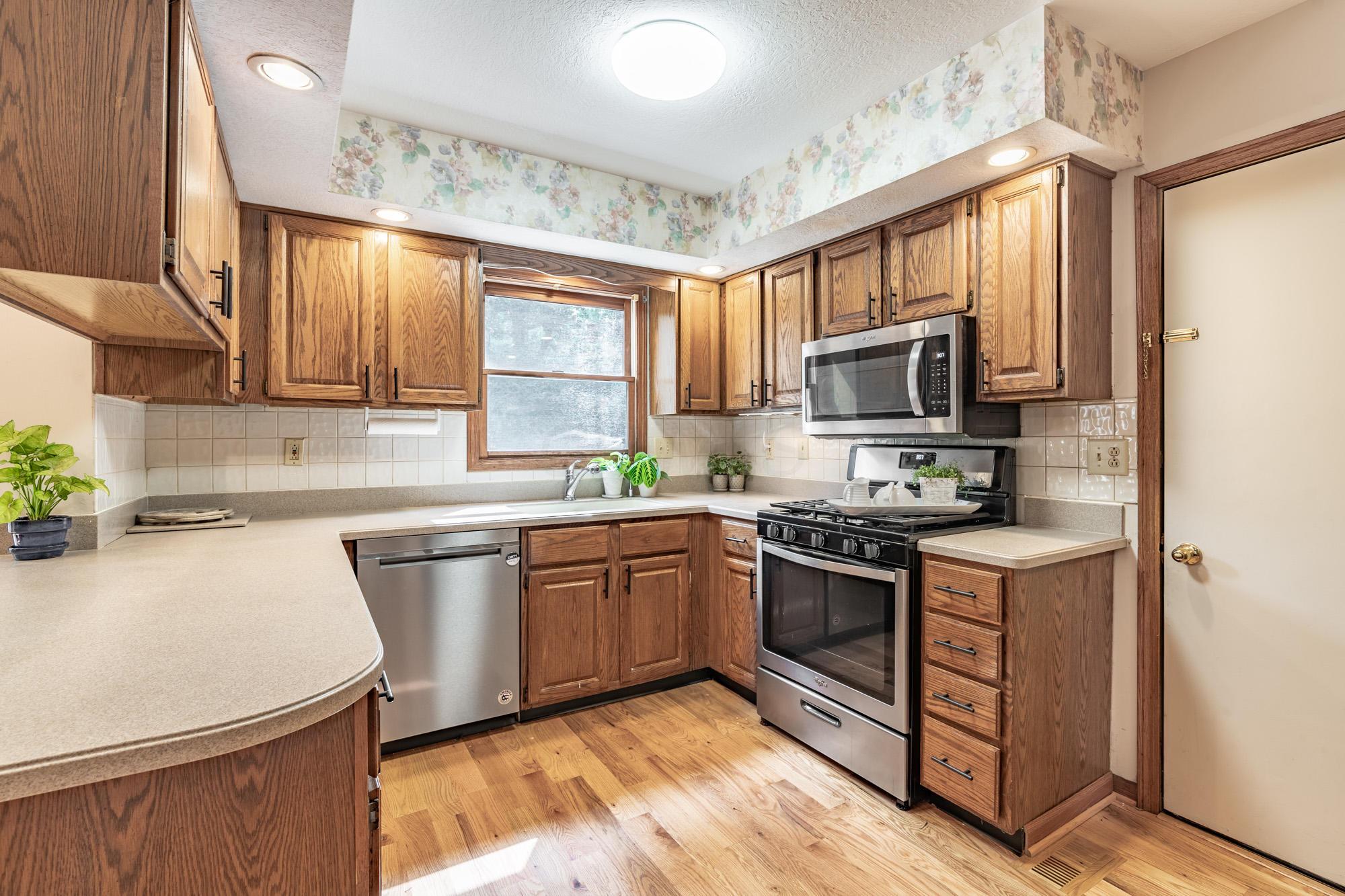 2401 Fishinger Road Upper Arlington, OH 43221 - Photo 5 of 49