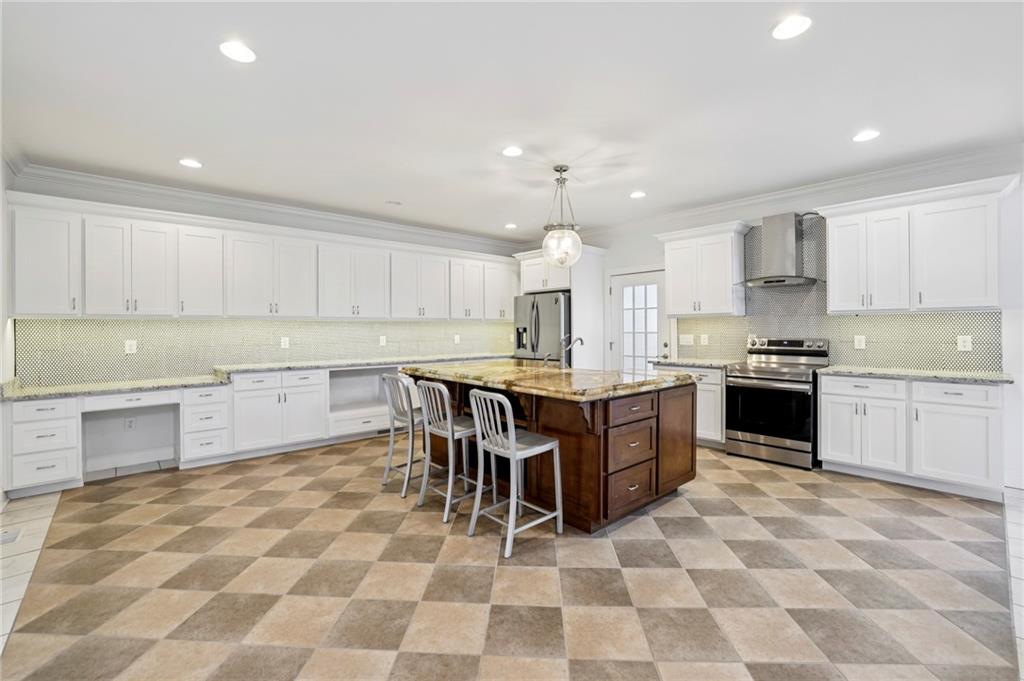 2320 Edgewater Road Cumming, GA 30041 - Photo 7 of 51