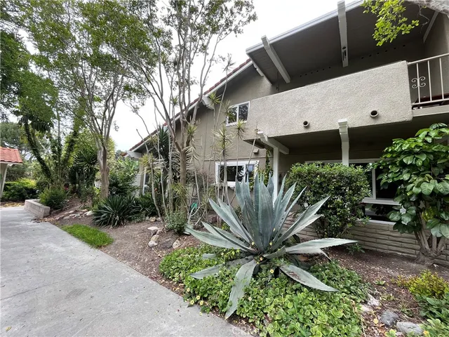 a view of a back yard of the house
