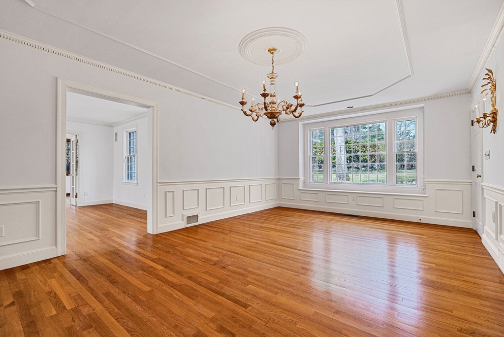 11 Wachusett Road Wellesley, MA 02481 - Photo 5 of 37 Gallery Image 5